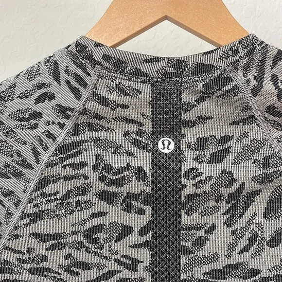 Lululemon Swiftly Tech Long Sleeve Shirt 2.0 *Race Length - Picture 6 of 9